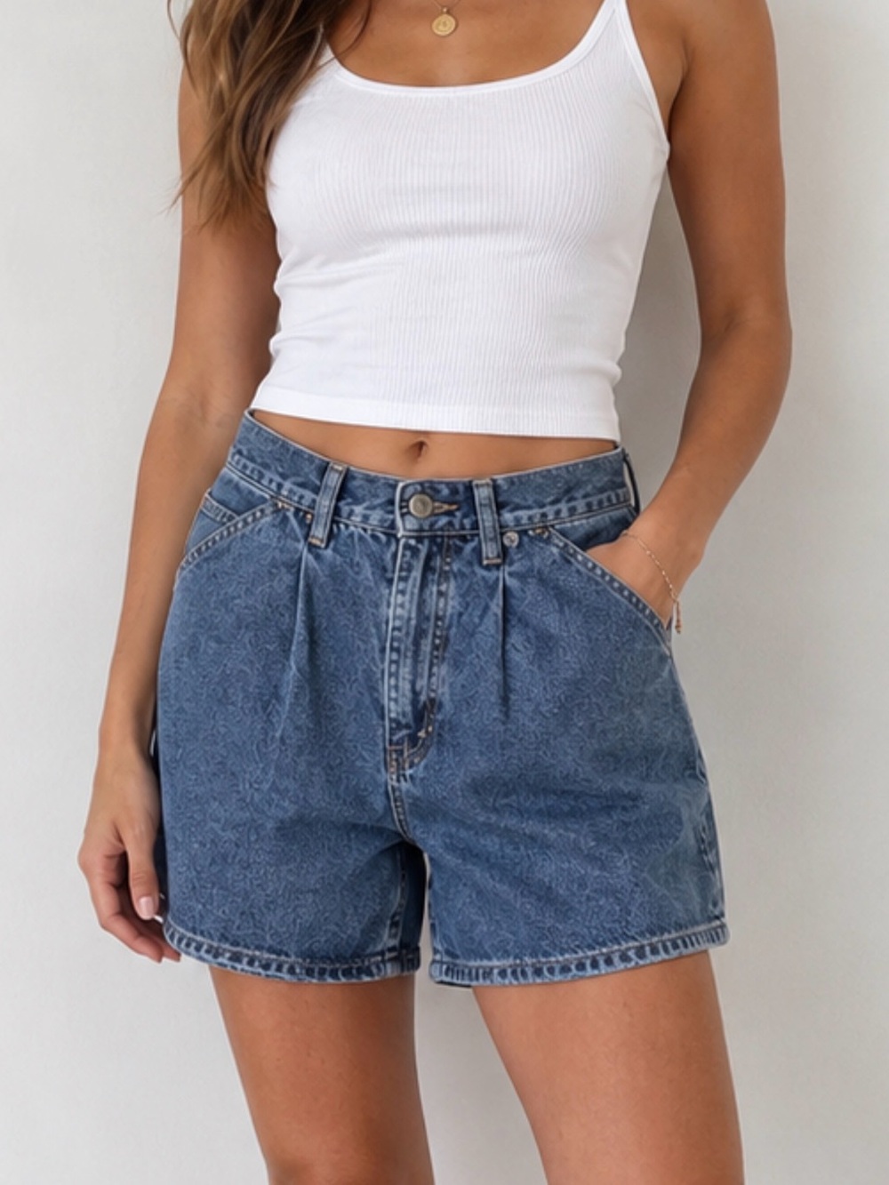 Women's Chic Vintage High Waisted Pleated Front Blue Denim Short Size 10 Long